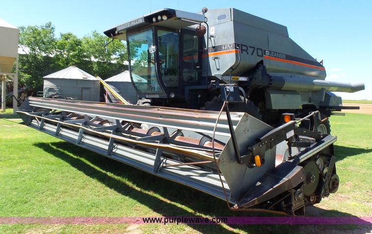 image for item L5832 1991 Gleaner R70 RWA combine