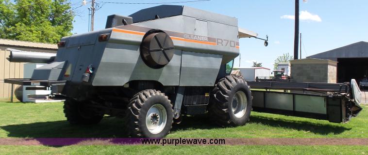image for item L5832 1991 Gleaner R70 RWA combine