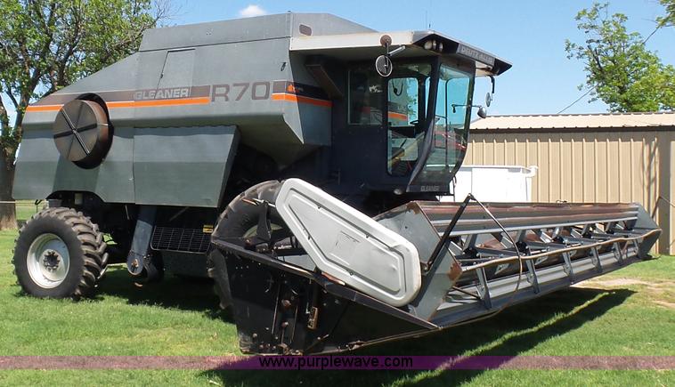 image for item L5832 1991 Gleaner R70 RWA combine