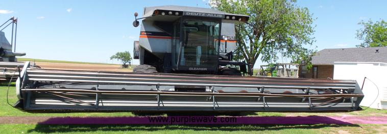 image for item L5832 1991 Gleaner R70 RWA combine