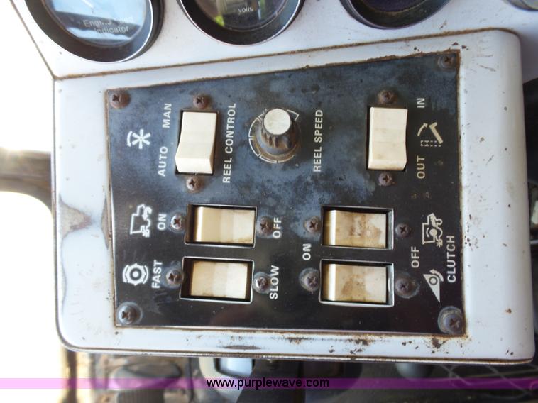 image for item L5832 1991 Gleaner R70 RWA combine