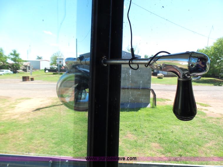 image for item L5832 1991 Gleaner R70 RWA combine