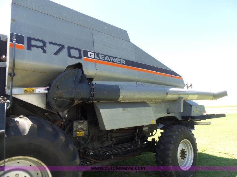 image for item L5832 1991 Gleaner R70 RWA combine