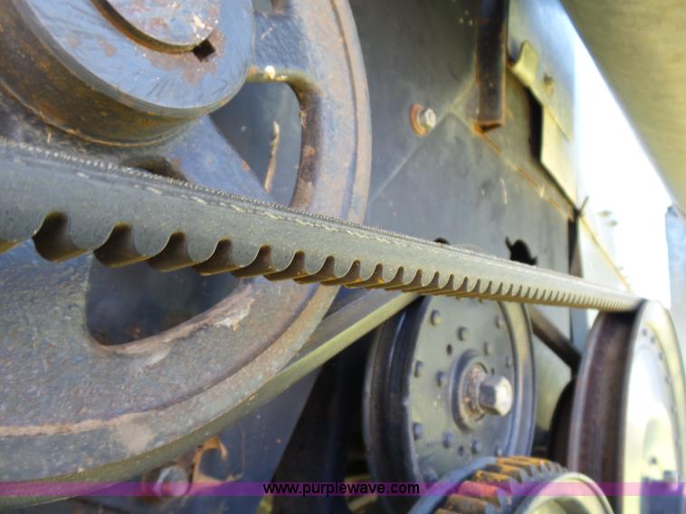 image for item L5832 1991 Gleaner R70 RWA combine