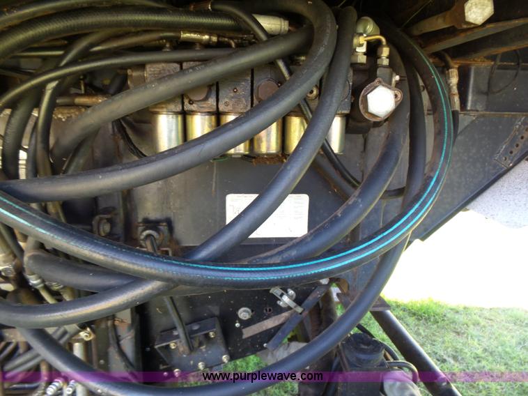 image for item L5832 1991 Gleaner R70 RWA combine