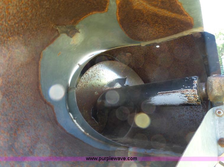 image for item L5832 1991 Gleaner R70 RWA combine