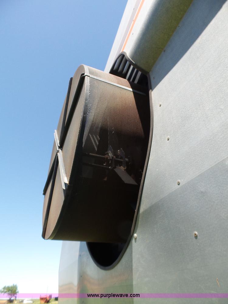 image for item L5832 1991 Gleaner R70 RWA combine