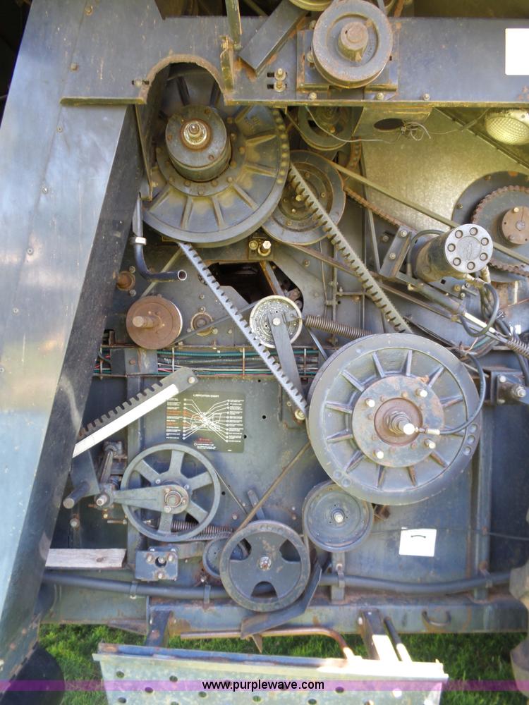 image for item L5832 1991 Gleaner R70 RWA combine