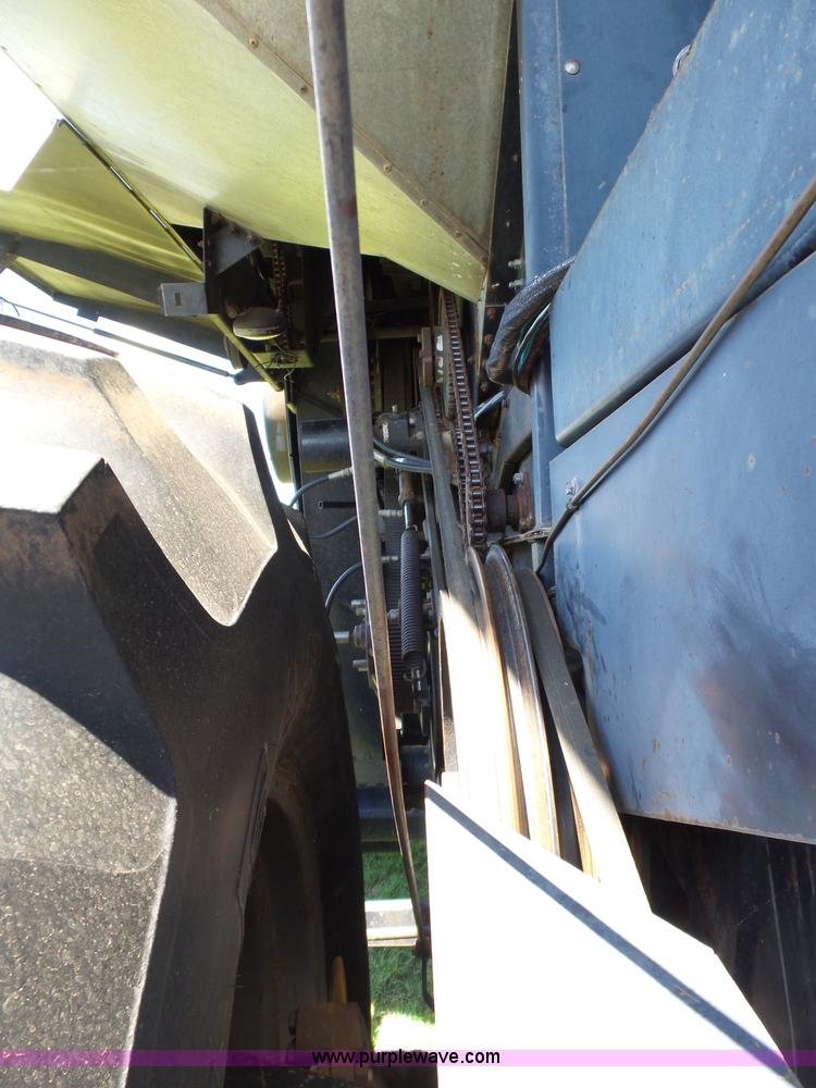 image for item L5832 1991 Gleaner R70 RWA combine