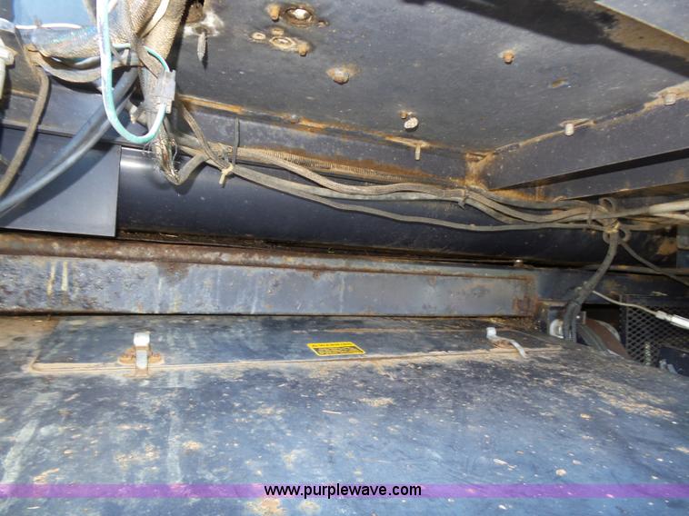 image for item L5832 1991 Gleaner R70 RWA combine