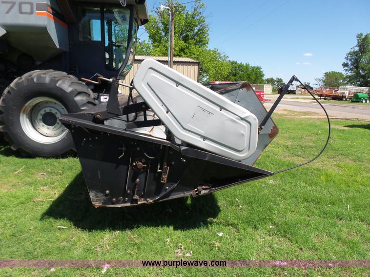 image for item L5832 1991 Gleaner R70 RWA combine