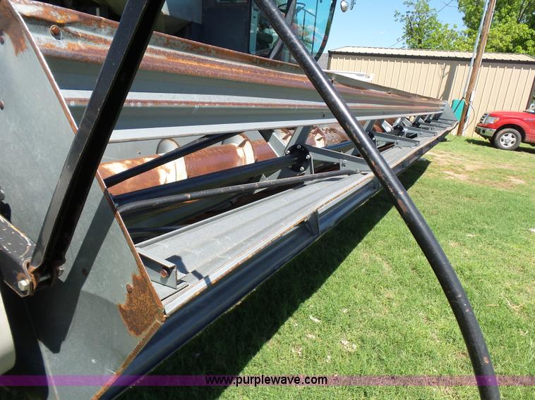 image for item L5832 1991 Gleaner R70 RWA combine