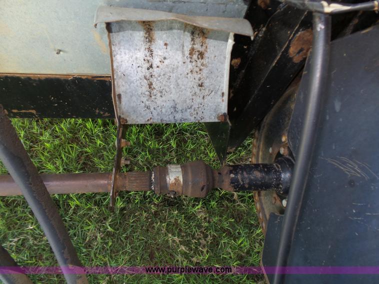 image for item L5832 1991 Gleaner R70 RWA combine