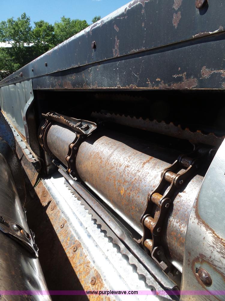 image for item L5832 1991 Gleaner R70 RWA combine