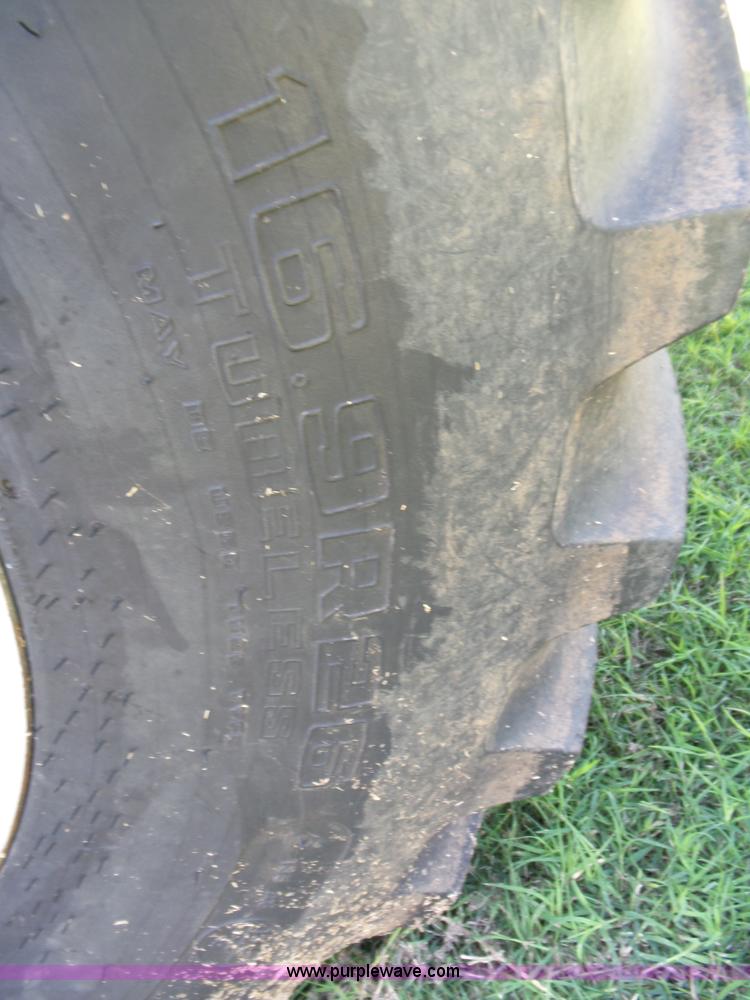 image for item L5832 1991 Gleaner R70 RWA combine