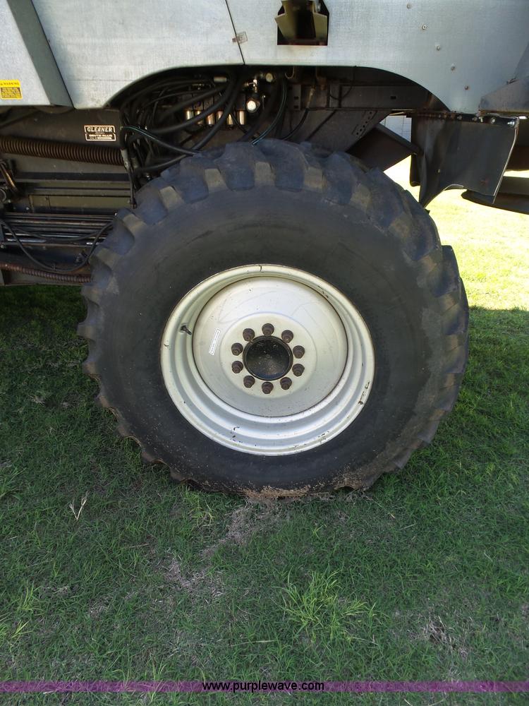 image for item L5832 1991 Gleaner R70 RWA combine