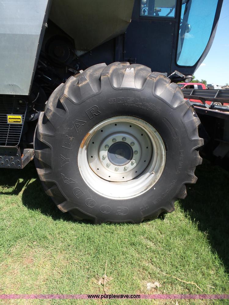 image for item L5832 1991 Gleaner R70 RWA combine