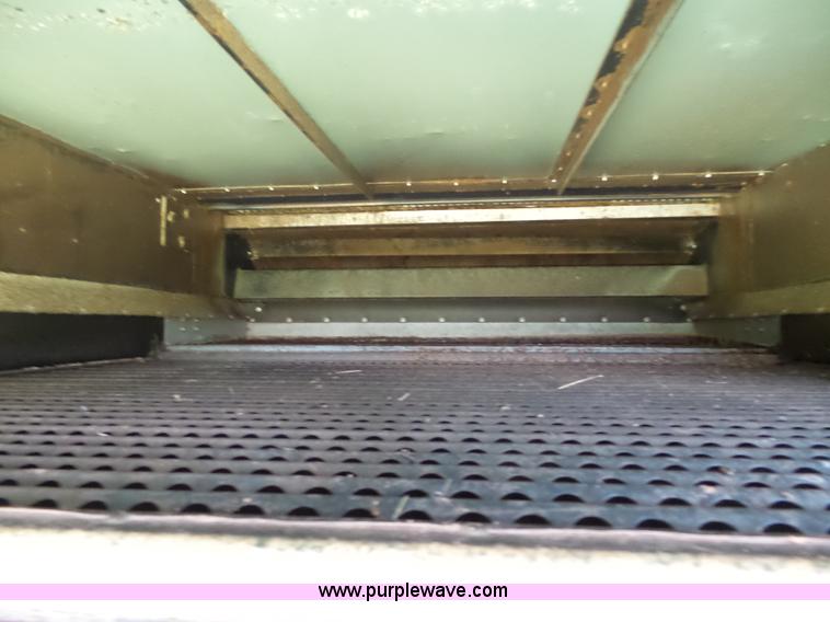 image for item L5832 1991 Gleaner R70 RWA combine