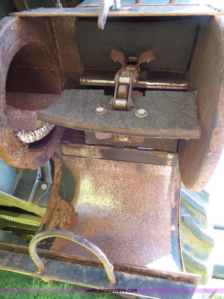 image for item L5832 1991 Gleaner R70 RWA combine