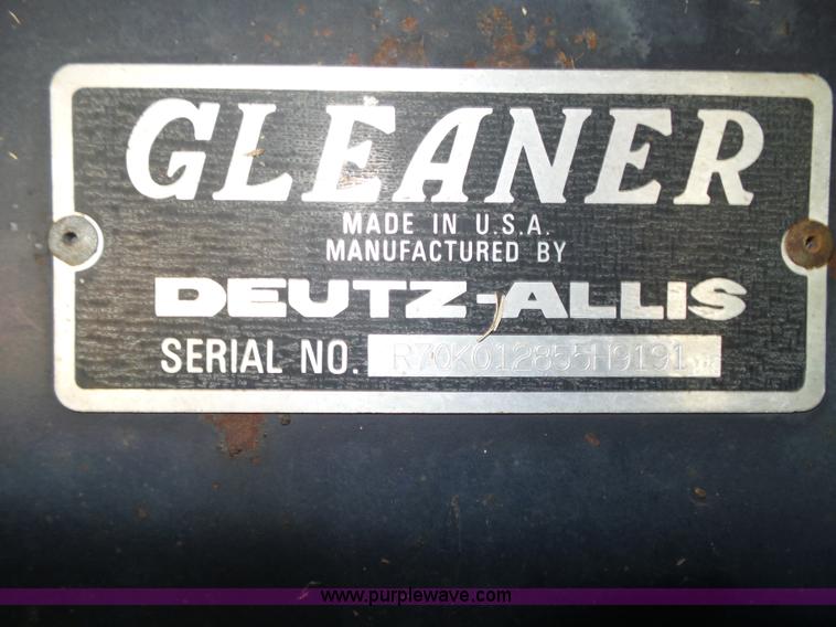 image for item L5832 1991 Gleaner R70 RWA combine