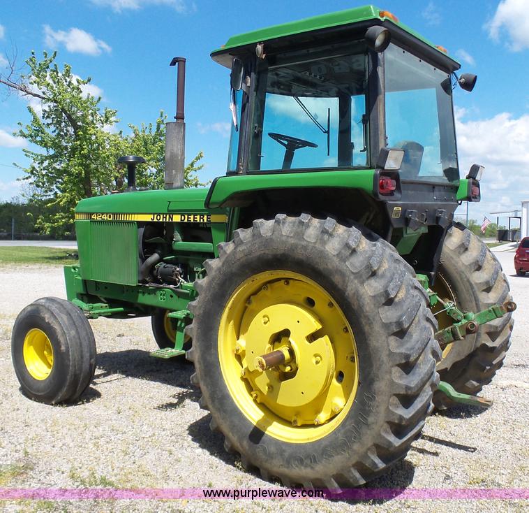 image for item L7021 1980 John Deere 4240 tractor
