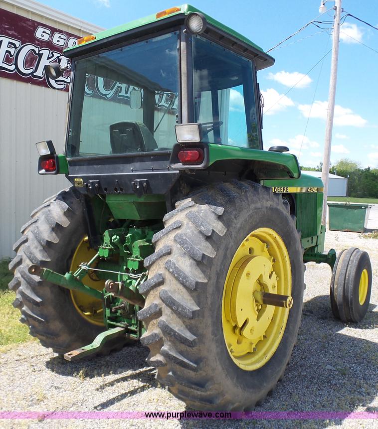 image for item L7021 1980 John Deere 4240 tractor