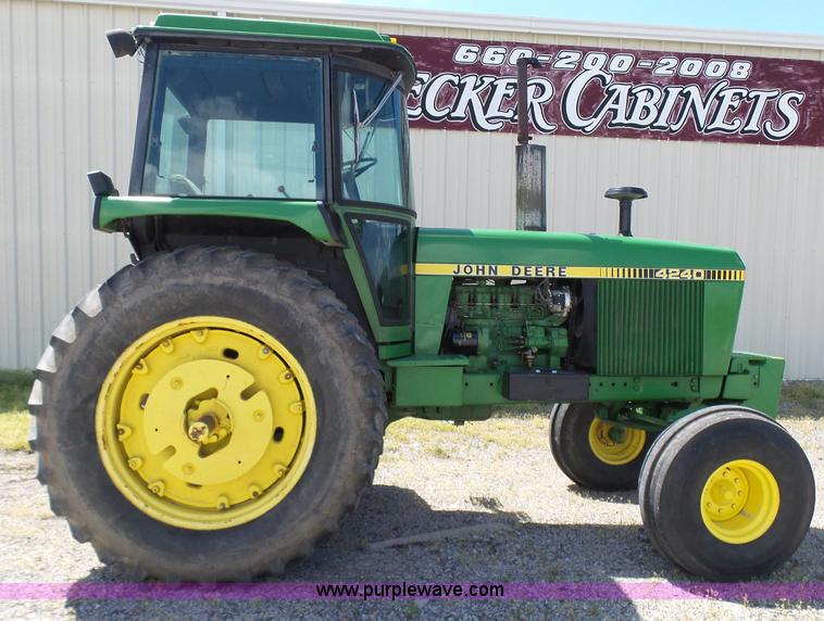 image for item L7021 1980 John Deere 4240 tractor