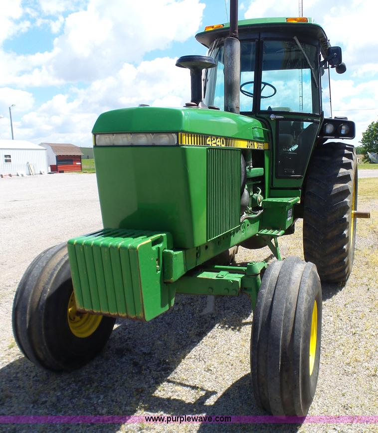image for item L7021 1980 John Deere 4240 tractor