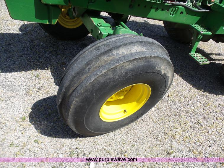 image for item L7021 1980 John Deere 4240 tractor