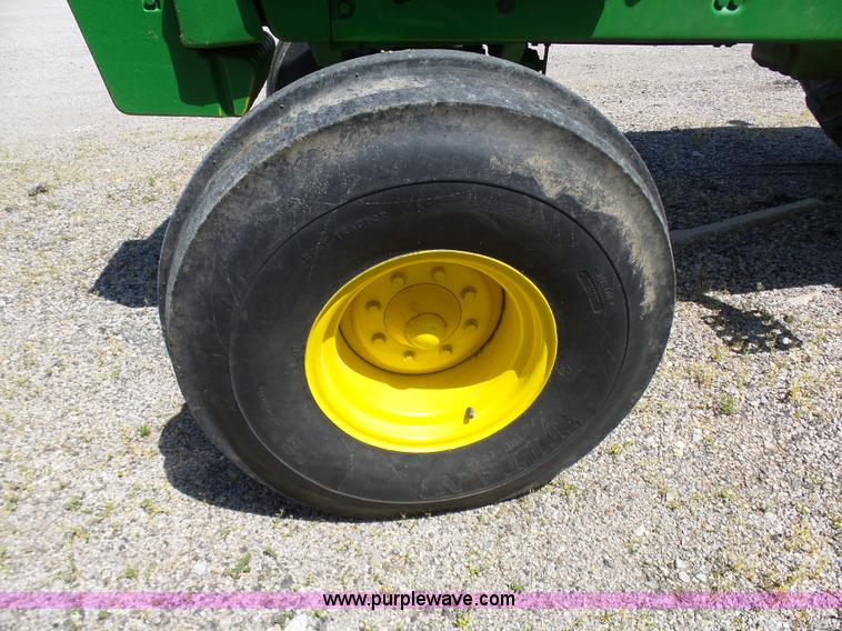 image for item L7021 1980 John Deere 4240 tractor