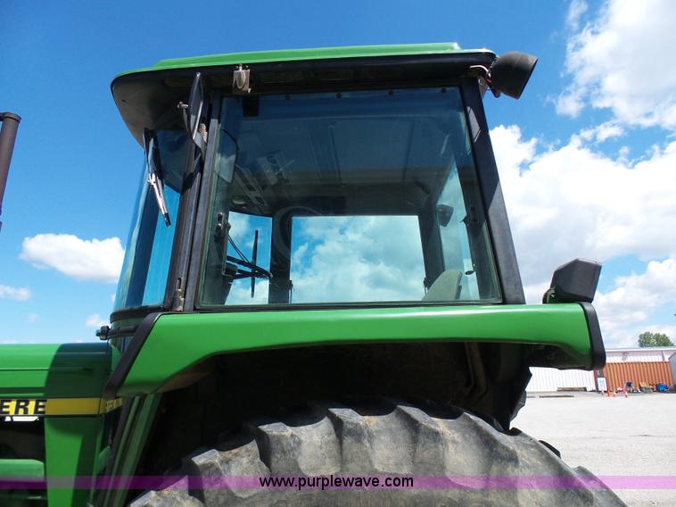 image for item L7021 1980 John Deere 4240 tractor