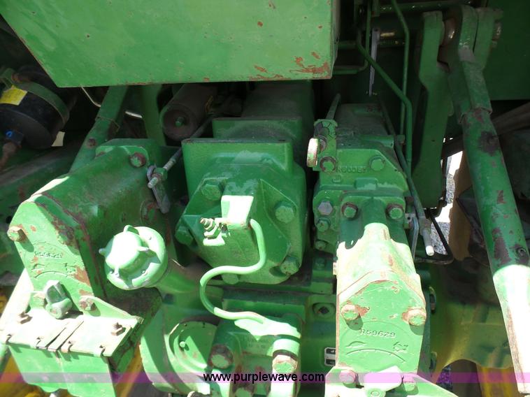 image for item L7021 1980 John Deere 4240 tractor