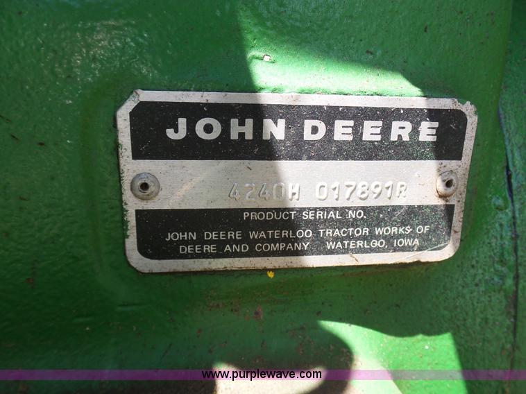 image for item L7021 1980 John Deere 4240 tractor