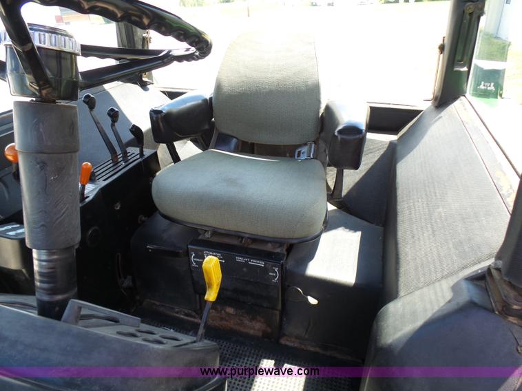 image for item L7021 1980 John Deere 4240 tractor