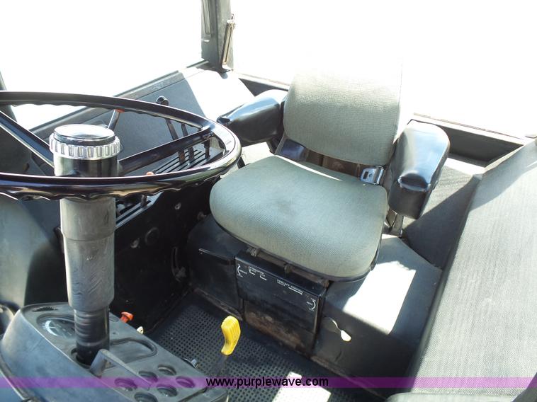 image for item L7021 1980 John Deere 4240 tractor