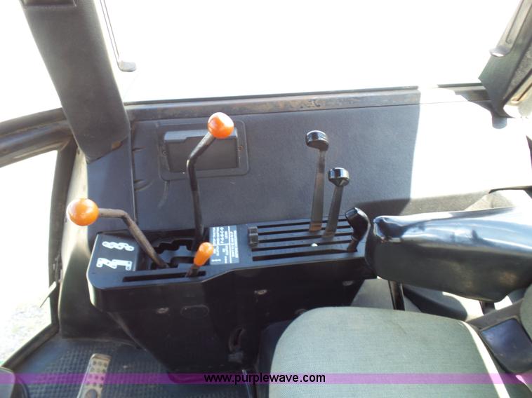 image for item L7021 1980 John Deere 4240 tractor