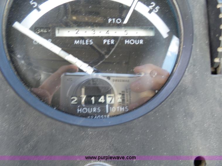 image for item L7021 1980 John Deere 4240 tractor