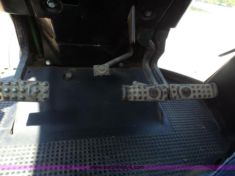 image for item L7021 1980 John Deere 4240 tractor