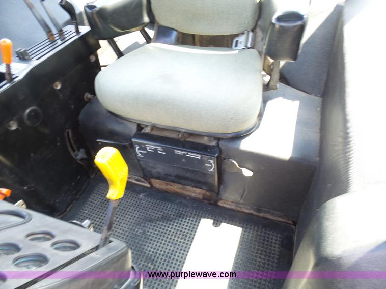 image for item L7021 1980 John Deere 4240 tractor