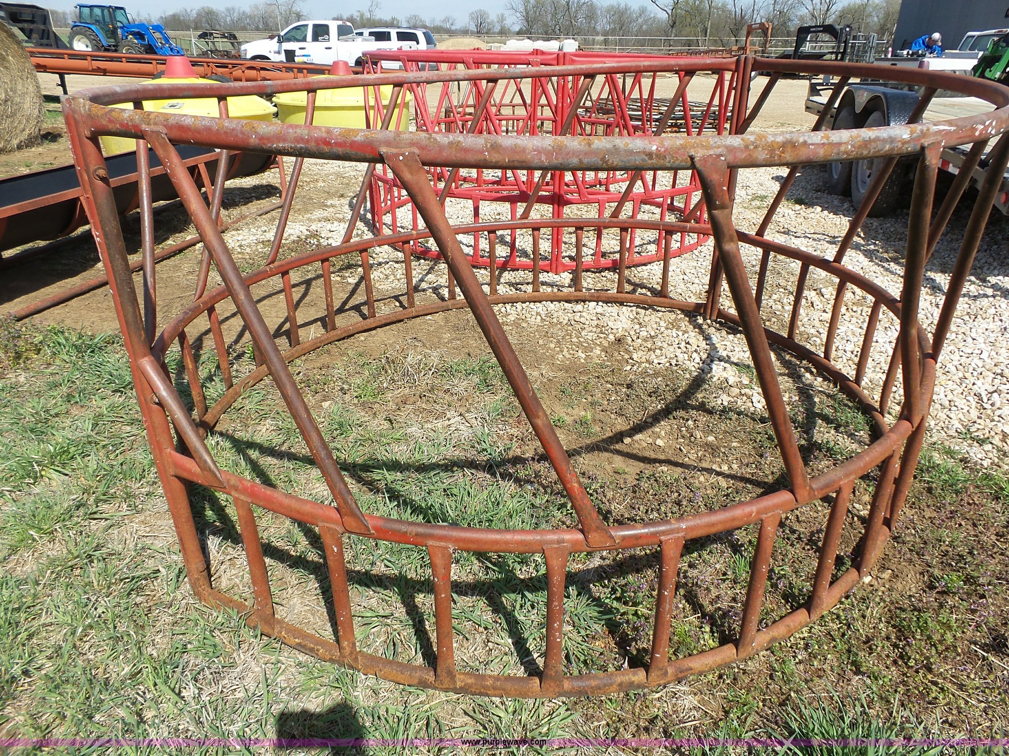 4 Round Hay Bale Feeders Item Bn9722 5 25 2016