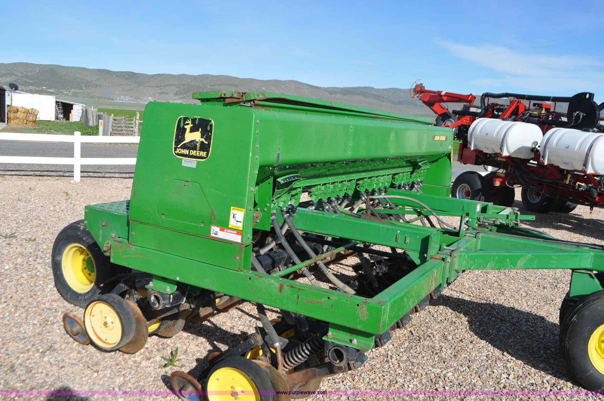 1992 John Deere 750 grain drill in Nephi, UT Item G7372 sold Purple