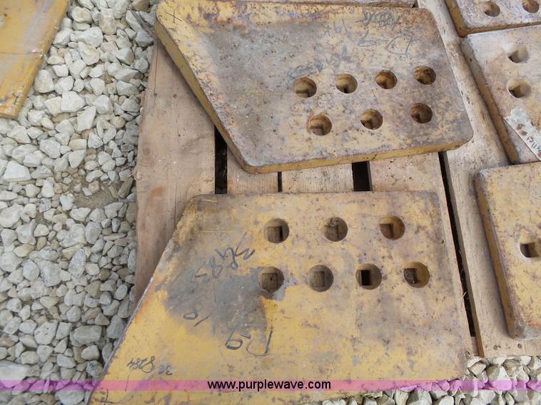 image for item AM9536 Caterpillar D9 dozer U-blade extensions