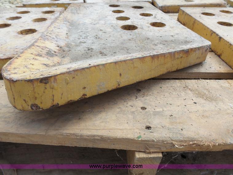 image for item AM9536 Caterpillar D9 dozer U-blade extensions