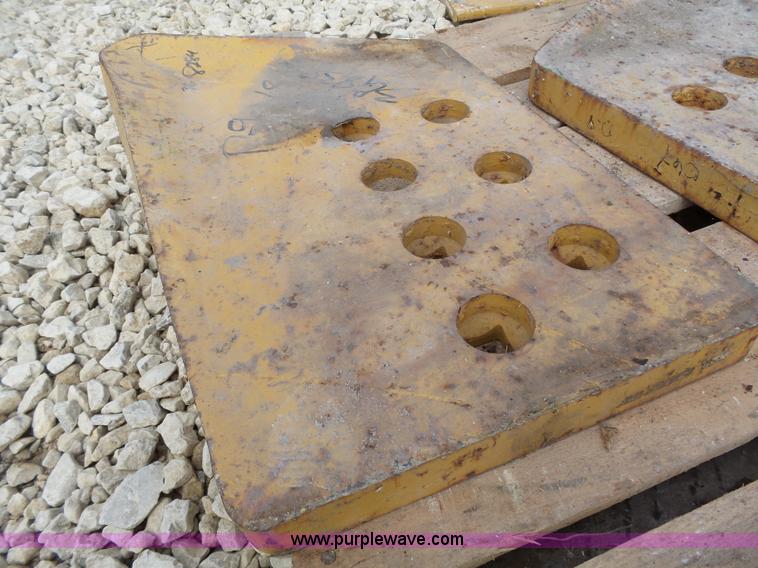 image for item AM9536 Caterpillar D9 dozer U-blade extensions