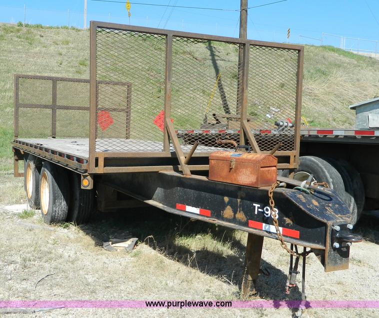 image for item BQ9864 2001 Neville pup trailer