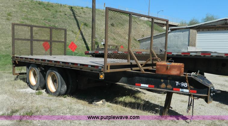 image for item BQ9864 2001 Neville pup trailer