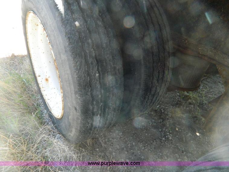 image for item BQ9864 2001 Neville pup trailer