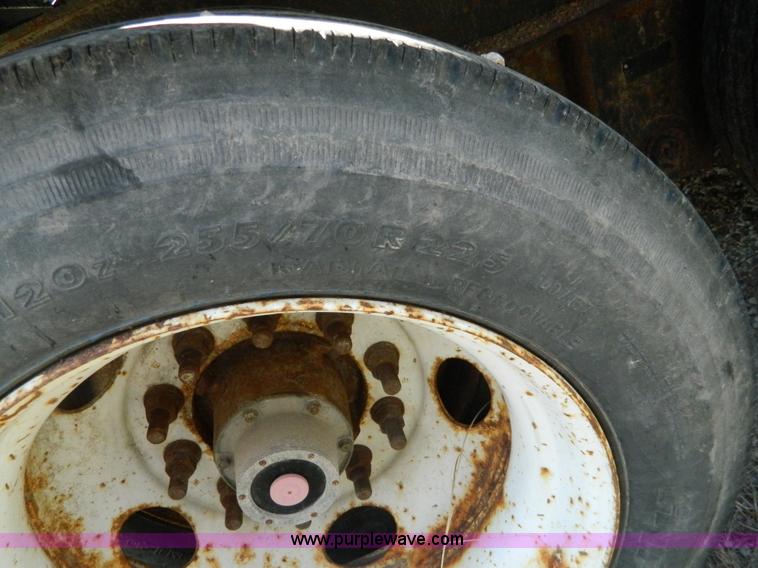 image for item BQ9864 2001 Neville pup trailer