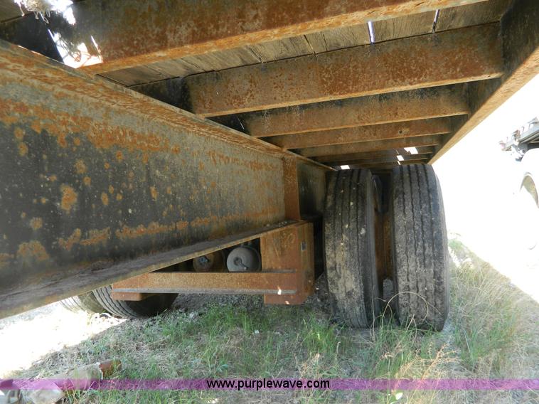 image for item BQ9864 2001 Neville pup trailer