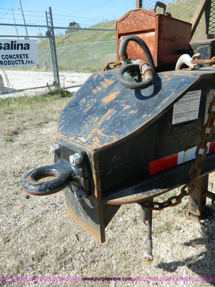 image for item BQ9864 2001 Neville pup trailer